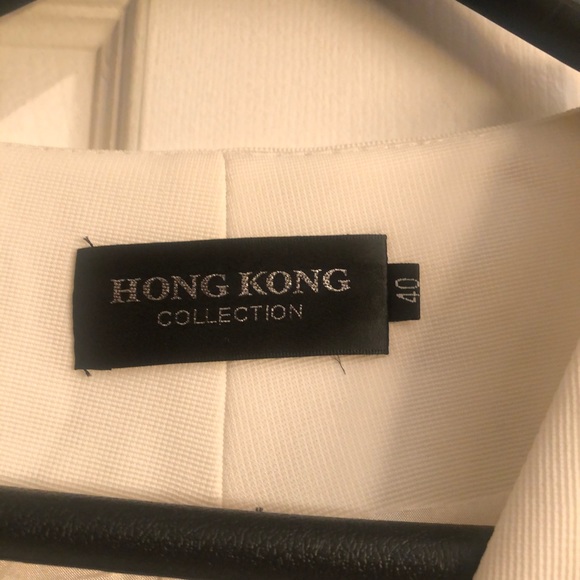 Never Worn White Open Jacket with Ruched Shoulders - Picture 2 of 3